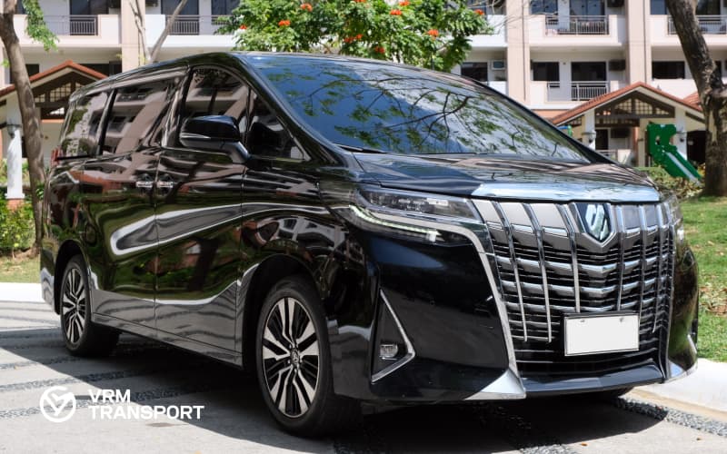 Toyota Alphard photo