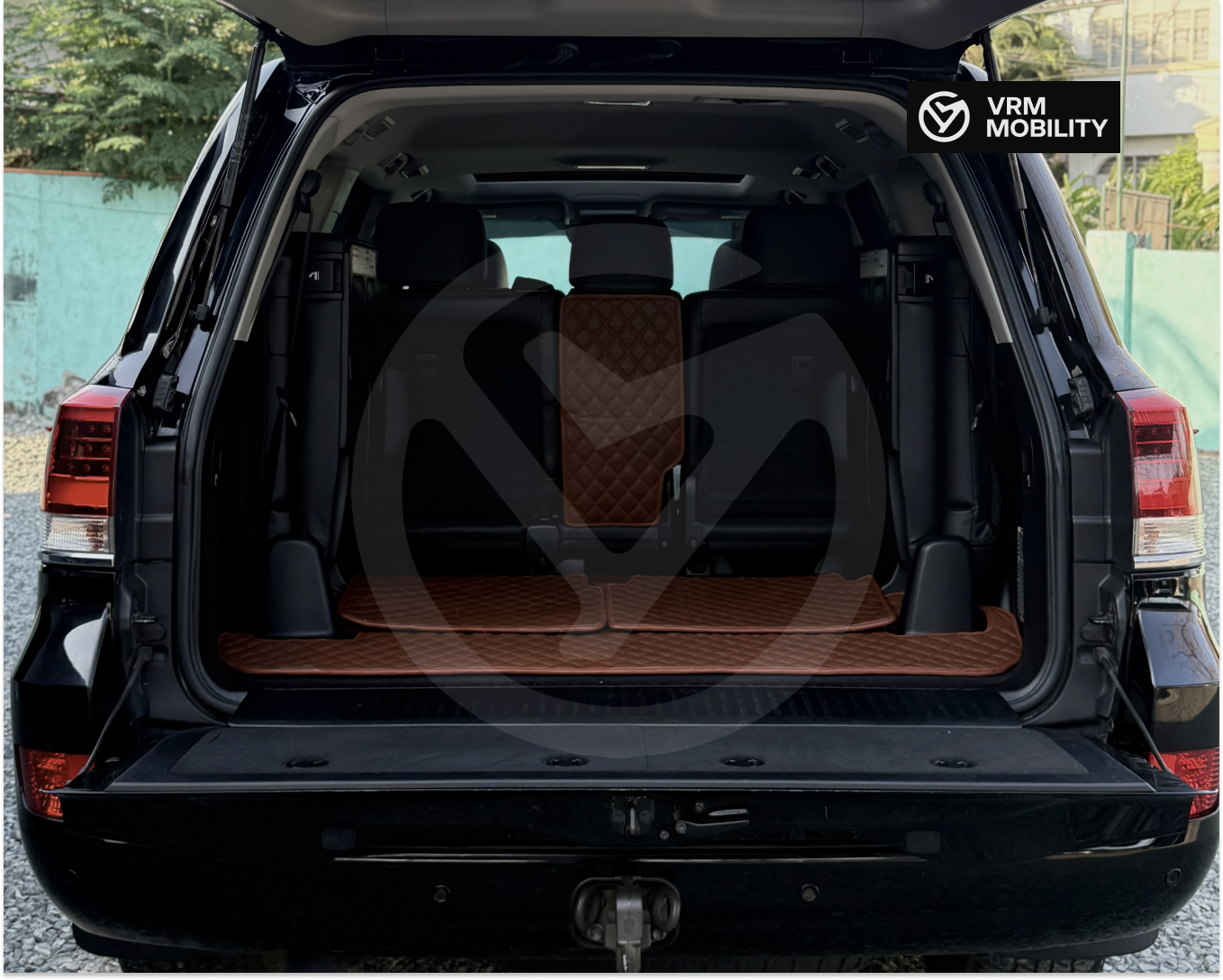 Toyota Land Cruiser 200 SUV photo