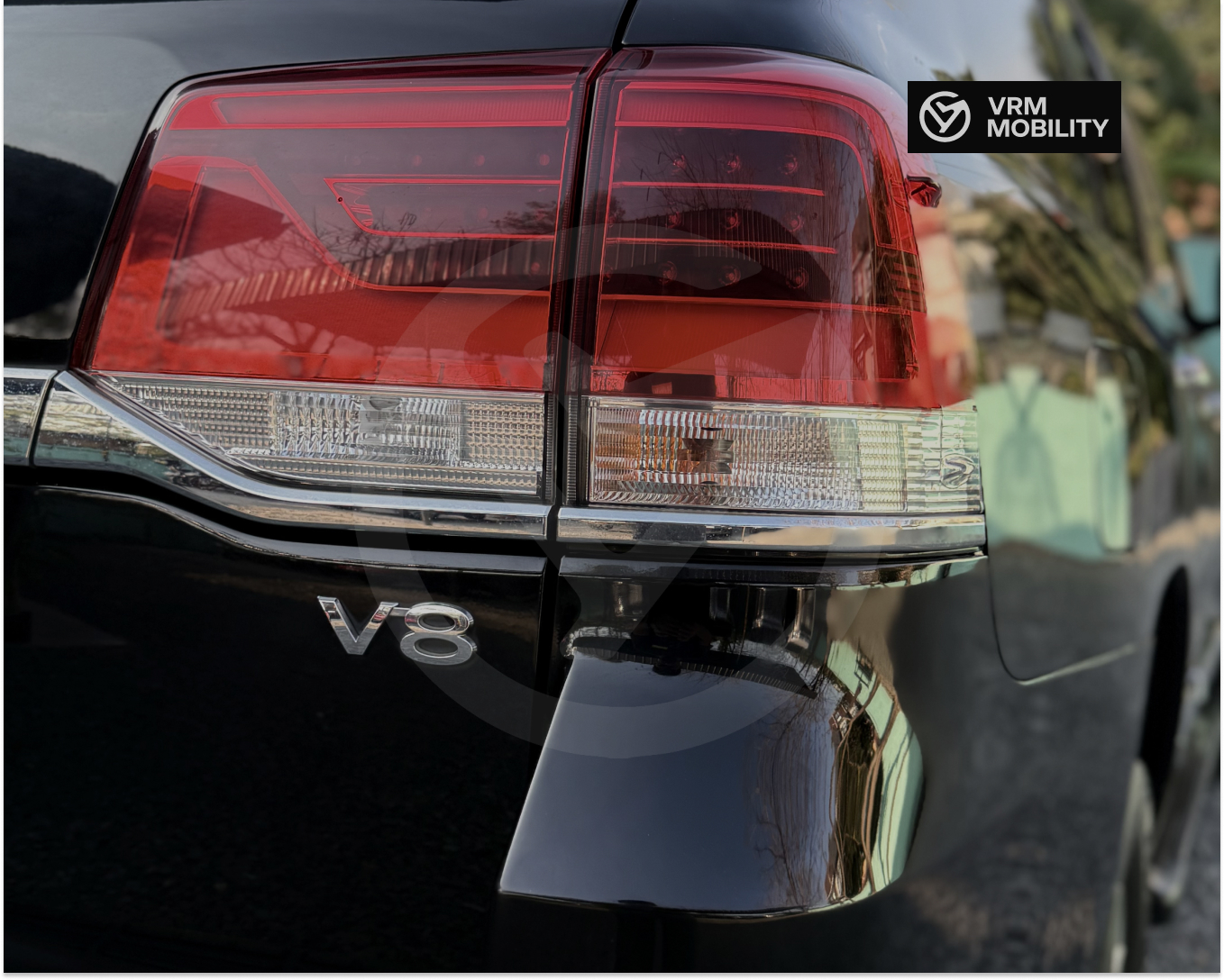 Toyota Land Cruiser 200 SUV photo